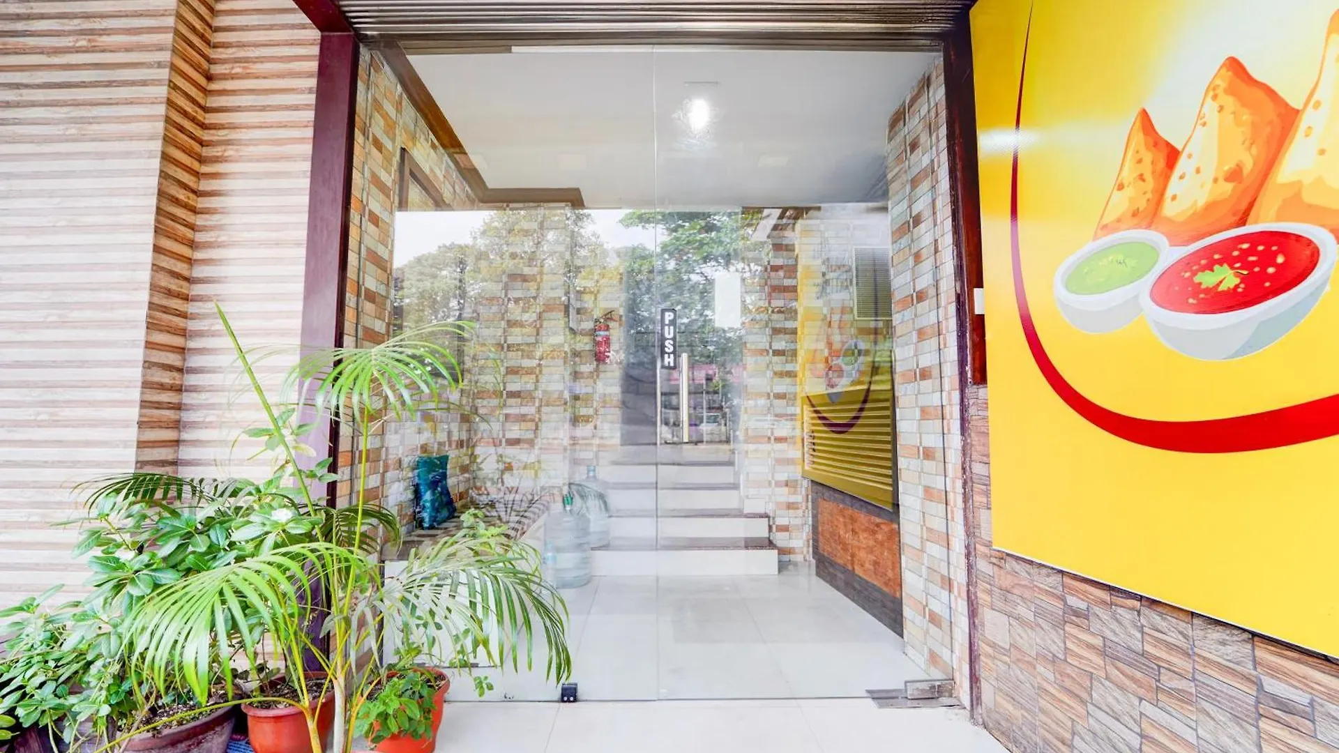 Super Hotel O Dh Road Ernakulam Kochi