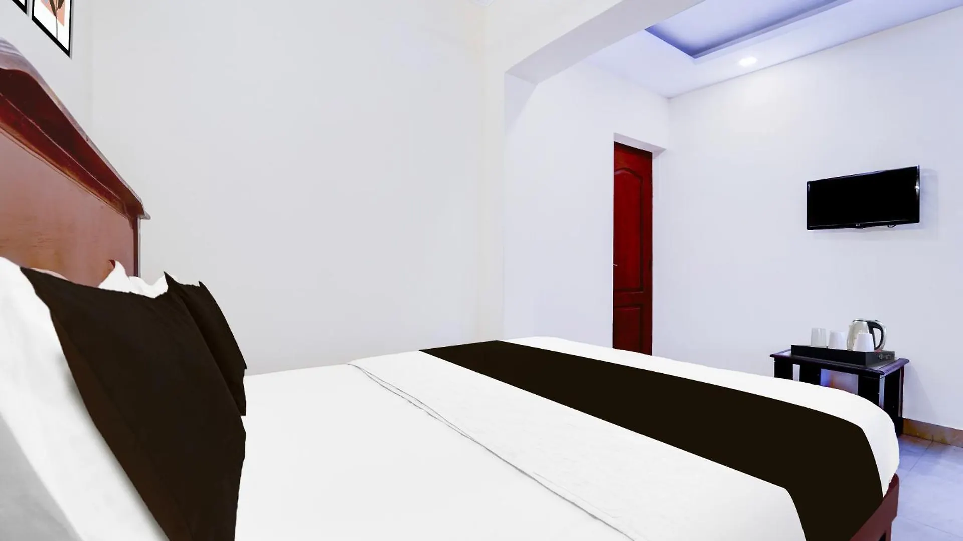 Super Hotel O Dh Road Ernakulam Kochi India