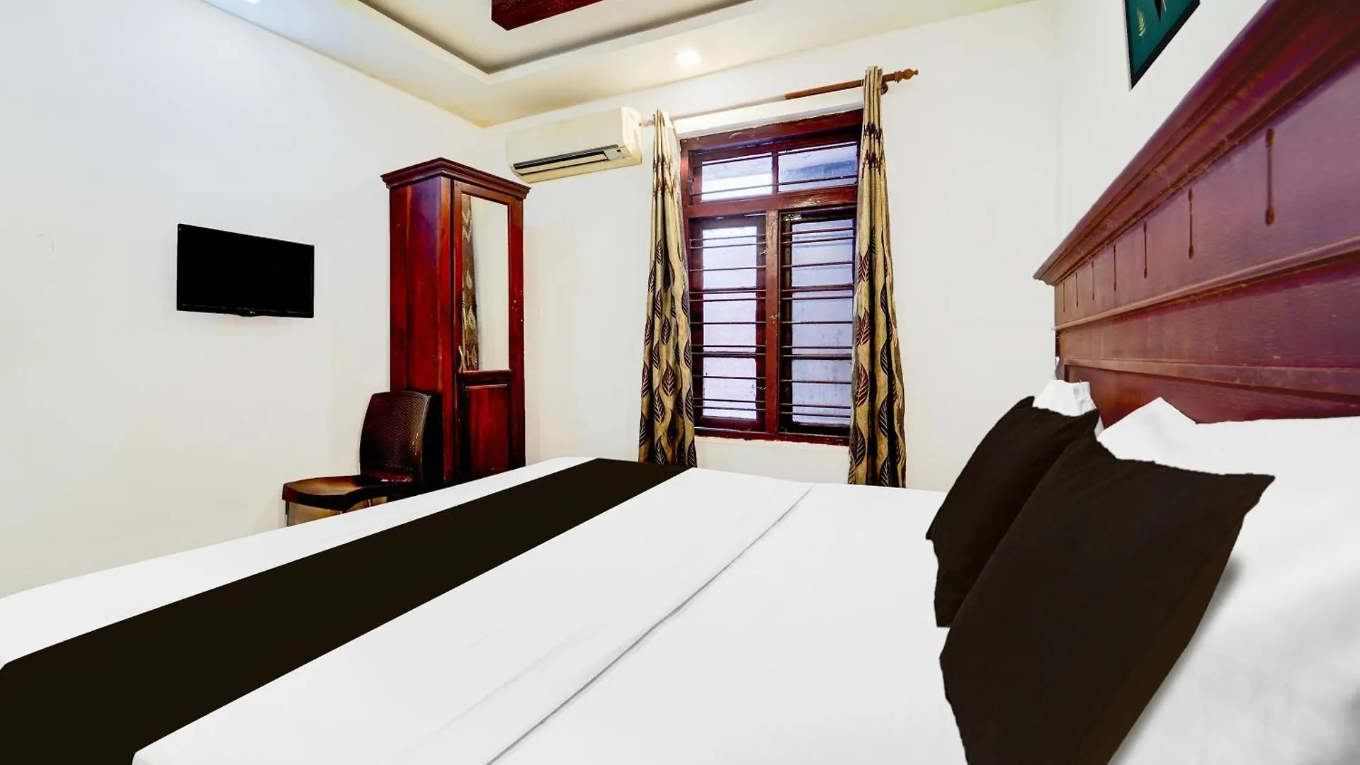 Super Hotel O Dh Road Ernakulam Kochi India